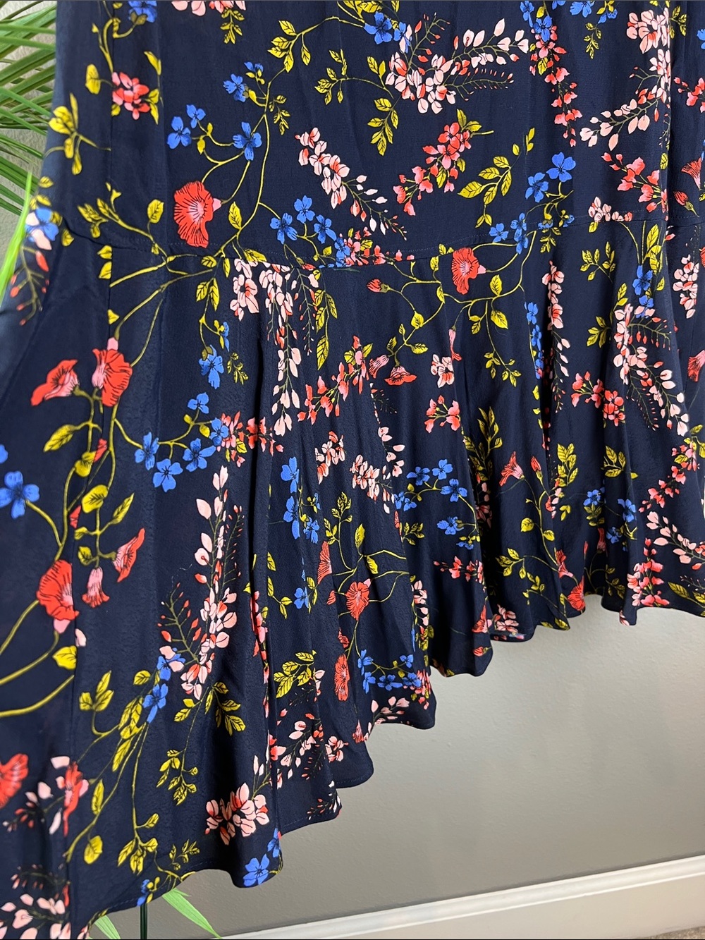 NWT Banana Republic | Midi Wrap Skirt Navy Floral Petite 2 - Picture 8 of 13